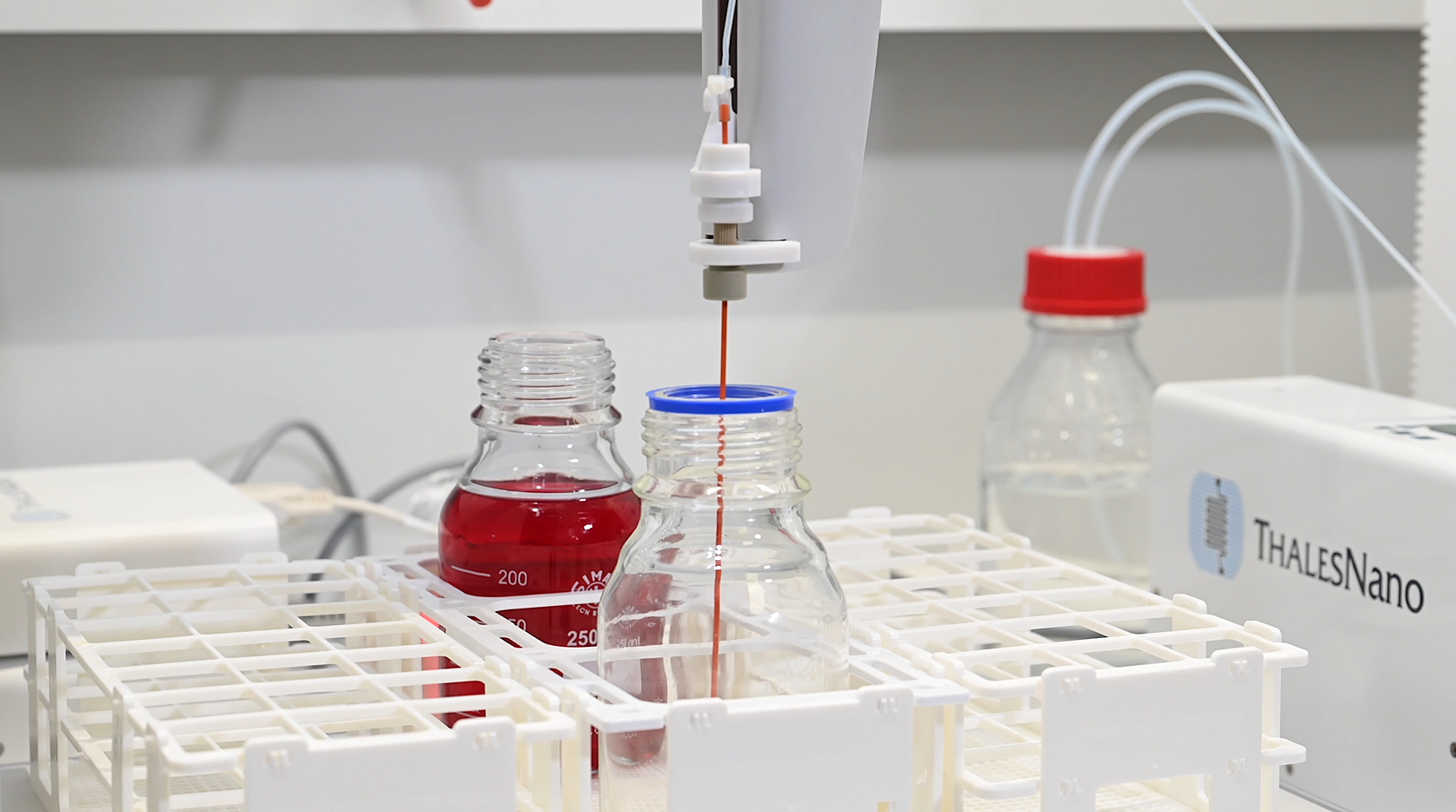 AIM3300 Autosampler with the H-Cube Advance