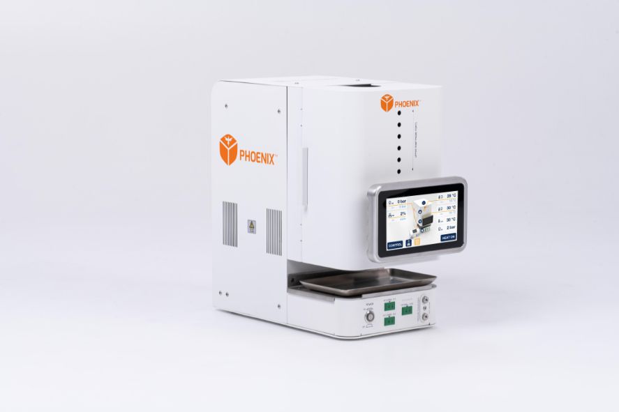 Flow reactor for kg-scale applications